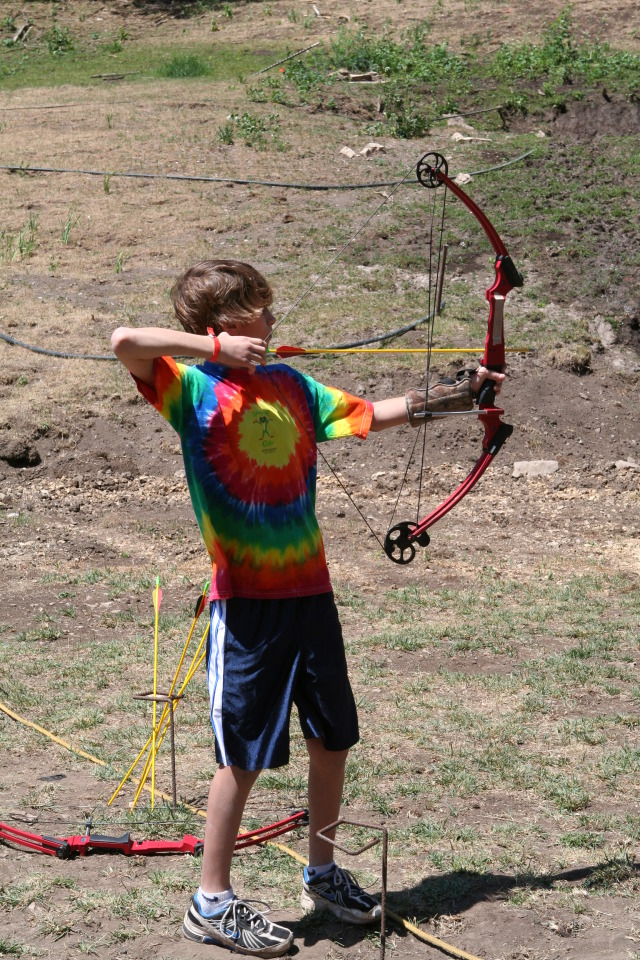2011-06-28-Camp-Wehinahpay-15-Chance-archery.JPG