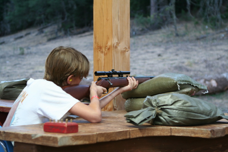 2011/06(June)/Troop-214-Summer-Camp/3-Camp-Wehinahpay/800x600_2011-06-27-Camp-Wehinahpay-43-Chance.JPG