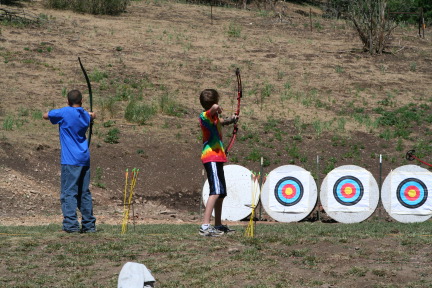 2011-06-28-Camp-Wehinahpay-01-Chance-archery.JPG