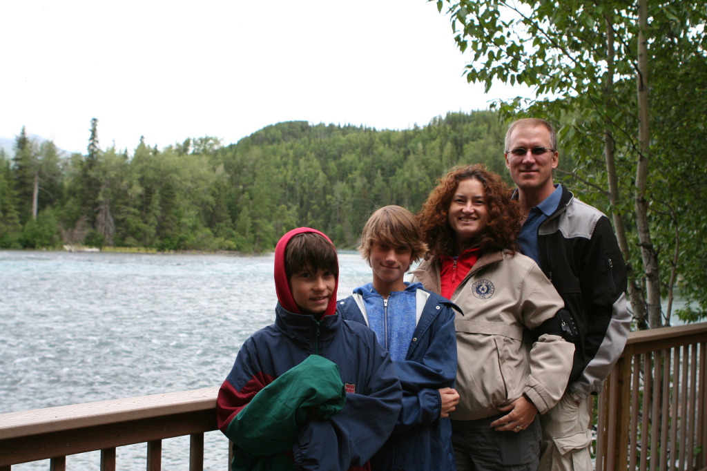 2011/07(July)/Alaska/2_Soldotna_to_Aleyska_Winner/1024x768_2011-07-14-Kenai-Princess-Lodge-28-Dax-Chance-Suzi-Travis.JPG