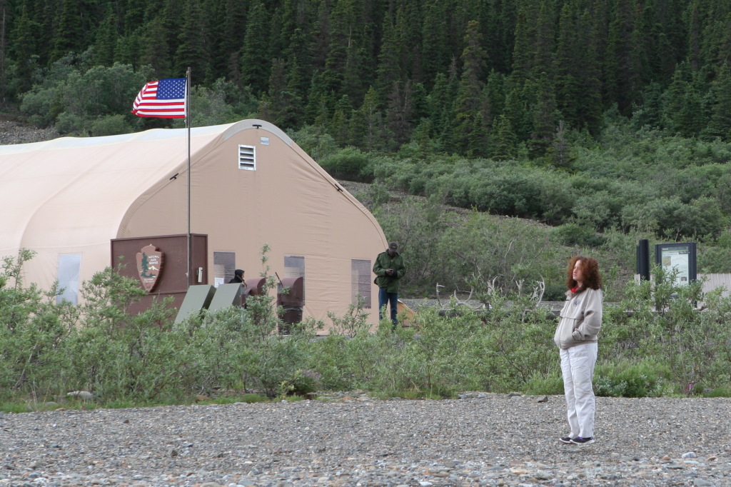 2011/07(July)/Alaska/4_Denali/1024x768_2011-07-15-Denali-105-Suzi.JPG