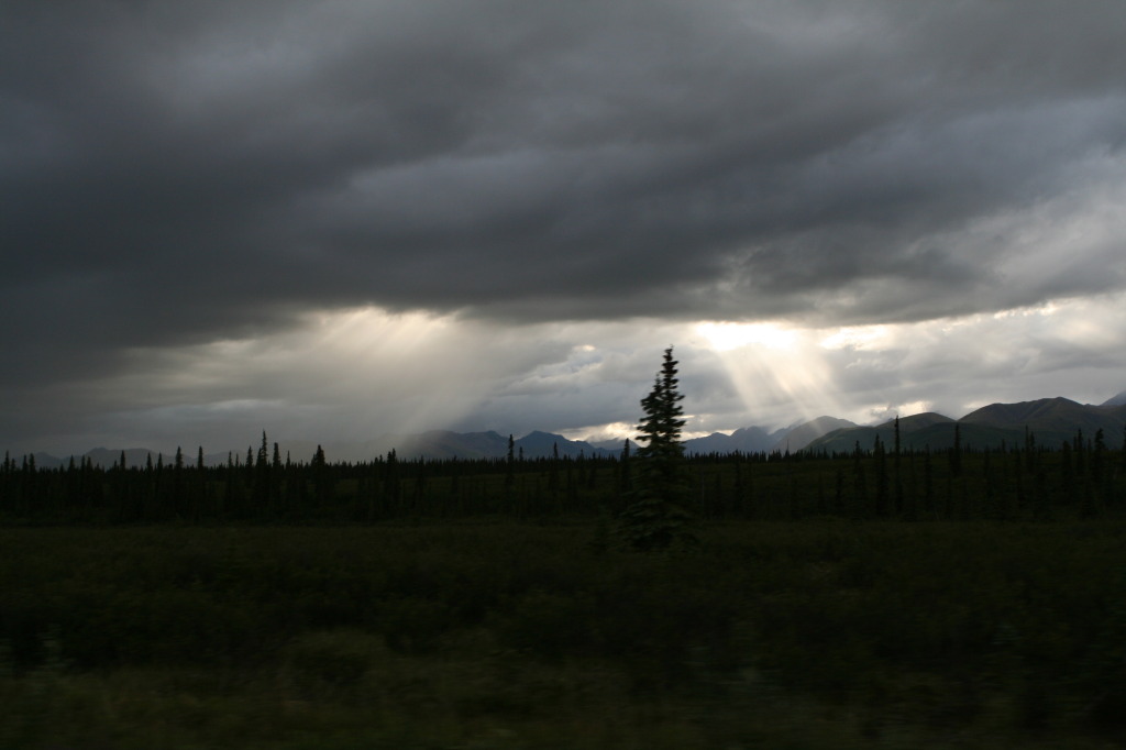 2011/07(July)/Alaska/6_Clouds_and_Rainbow/1024x768_2011-07-15-Alaska-13.JPG