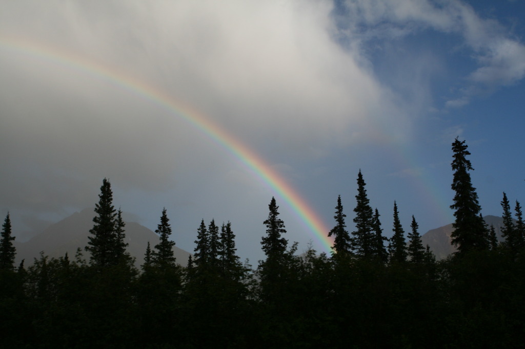 2011/07(July)/Alaska/6_Clouds_and_Rainbow/1024x768_2011-07-15-Alaska-29-Rainbow.JPG