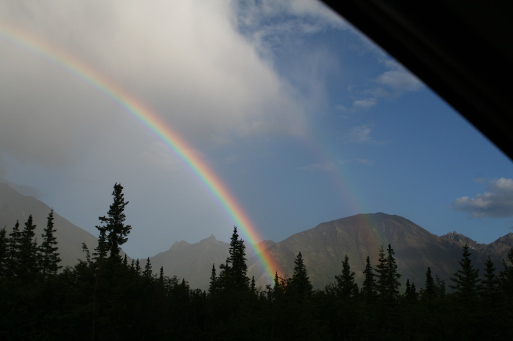 2011/07(July)/Alaska/6_Clouds_and_Rainbow/1024x768_2011-07-15-Alaska-37-Rainbow.JPG