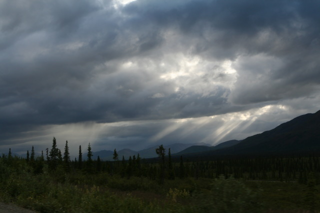 2011/07(July)/Alaska/6_Clouds_and_Rainbow/640x480_2011-07-15-Alaska-03.JPG