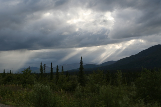 2011/07(July)/Alaska/6_Clouds_and_Rainbow/640x480_2011-07-15-Alaska-05.JPG