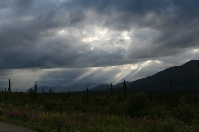2011/07(July)/Alaska/6_Clouds_and_Rainbow/640x480_2011-07-15-Alaska-07.JPG