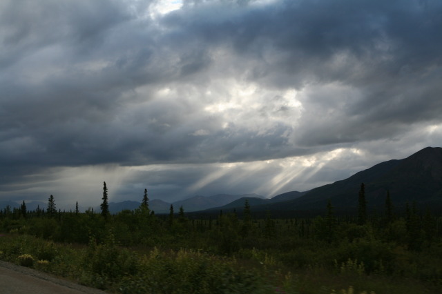 2011/07(July)/Alaska/6_Clouds_and_Rainbow/640x480_2011-07-15-Alaska-08.JPG