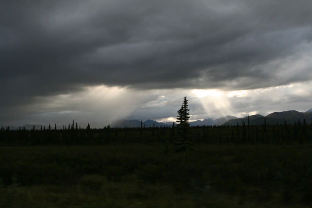 2011/07(July)/Alaska/6_Clouds_and_Rainbow/640x480_2011-07-15-Alaska-13.JPG