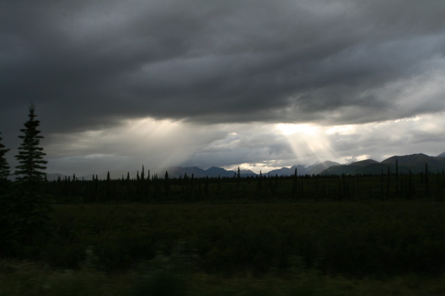 2011/07(July)/Alaska/6_Clouds_and_Rainbow/640x480_2011-07-15-Alaska-15.JPG