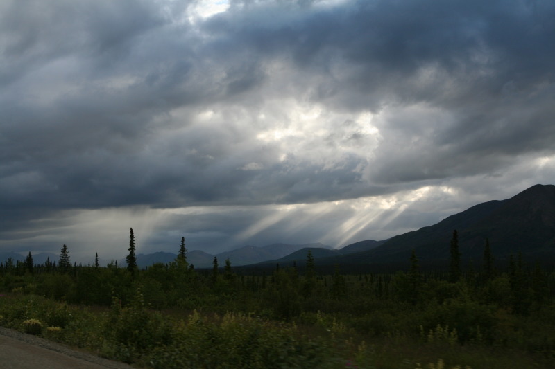 2011/07(July)/Alaska/6_Clouds_and_Rainbow/800x600_2011-07-15-Alaska-08.JPG