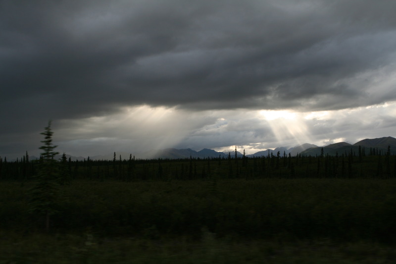 2011/07(July)/Alaska/6_Clouds_and_Rainbow/800x600_2011-07-15-Alaska-11.JPG