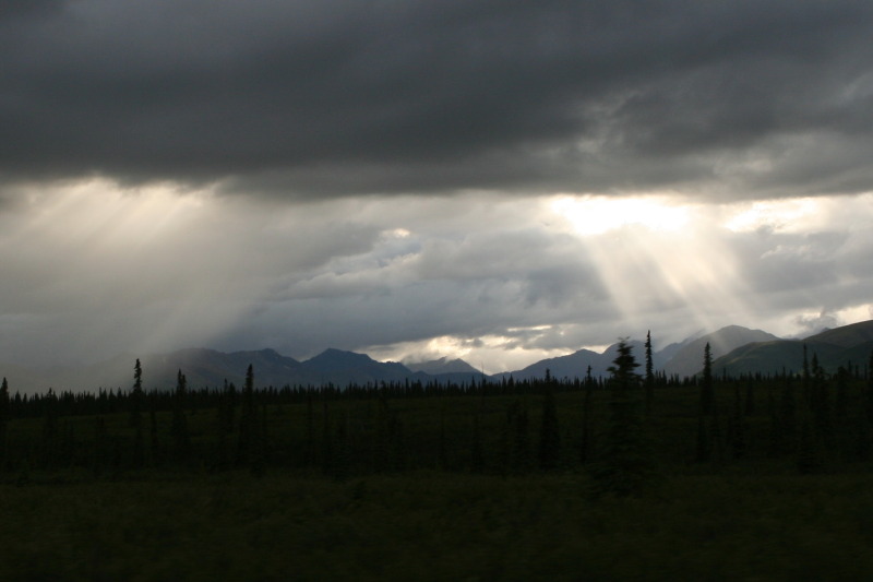 2011/07(July)/Alaska/6_Clouds_and_Rainbow/800x600_2011-07-15-Alaska-12.JPG