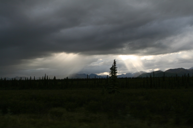 2011/07(July)/Alaska/6_Clouds_and_Rainbow/800x600_2011-07-15-Alaska-13.JPG