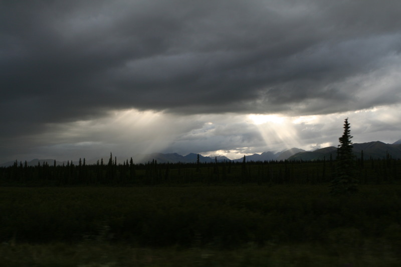 2011/07(July)/Alaska/6_Clouds_and_Rainbow/800x600_2011-07-15-Alaska-14.JPG