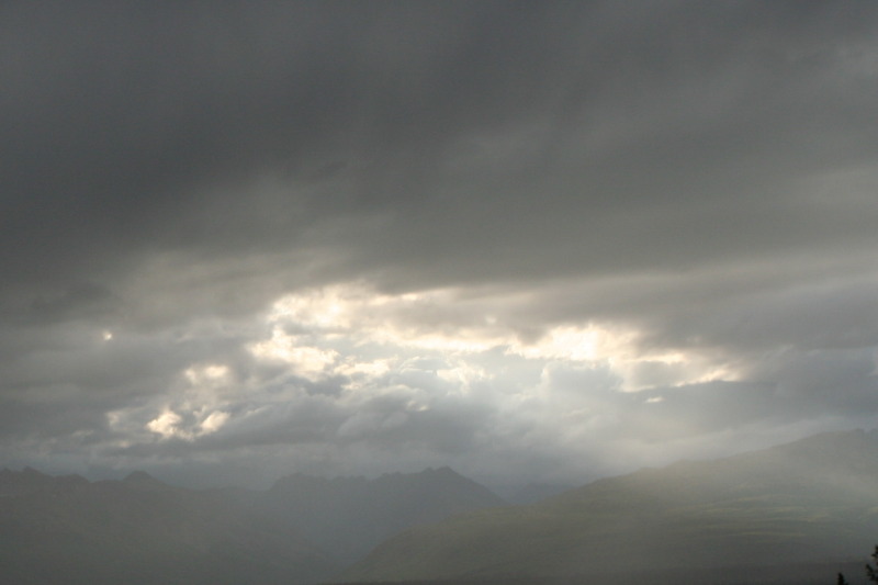 2011/07(July)/Alaska/6_Clouds_and_Rainbow/800x600_2011-07-15-Alaska-57-Rainbow.JPG
