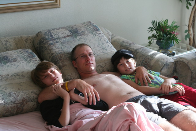2011/07(July)/Port-Aransas/07-08-Port-Aransas-Dolphin-watch/640x480_2011-07-08-Port-Aransas-Chance-Travis-Dax.JPG