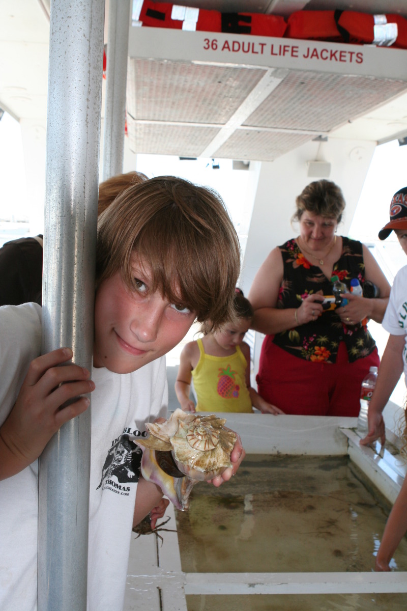 2011/07(July)/Port-Aransas/07-08-Port-Aransas-Dolphin-watch/800x600_2011-07-08-Port-Aransas-Dolphin-tour-10-Chance.JPG
