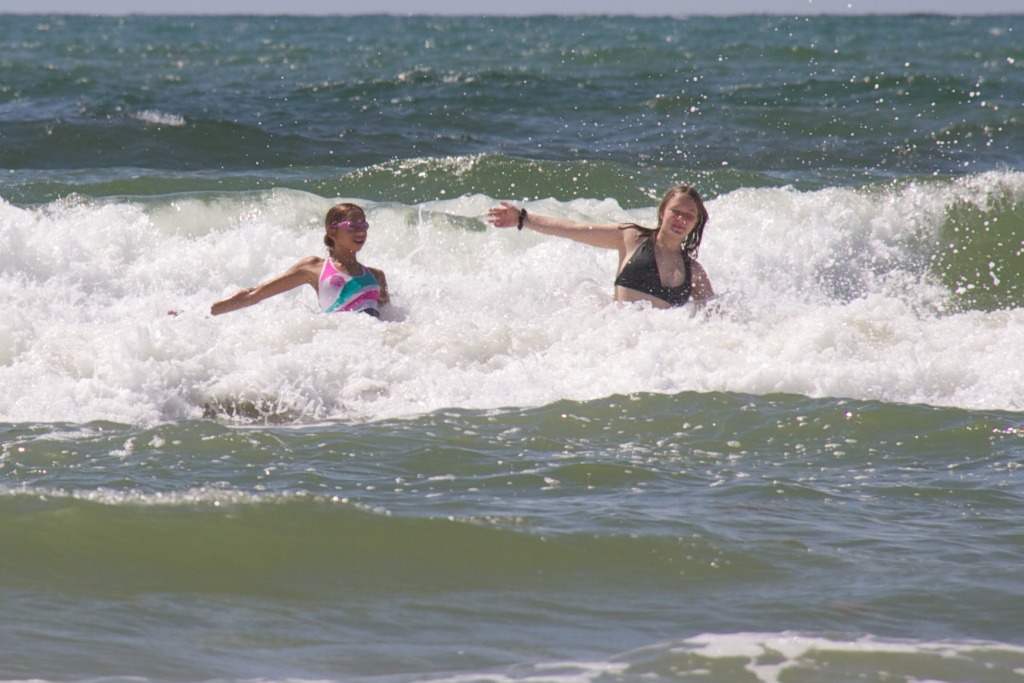2011/07(July)/Port-Aransas/07-09-Port-Aransas-Beach/1024x768_2011-07-09-Port-Aransas-Beach-23-Kalyani-Brittney.jpg