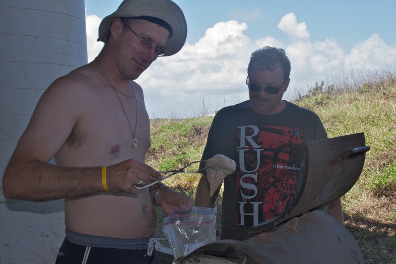 2011/07(July)/Port-Aransas/07-09-Port-Aransas-Miscellaneous/800x600_2011-07-09-Port-Aransas-08-Travis-Doug.jpg