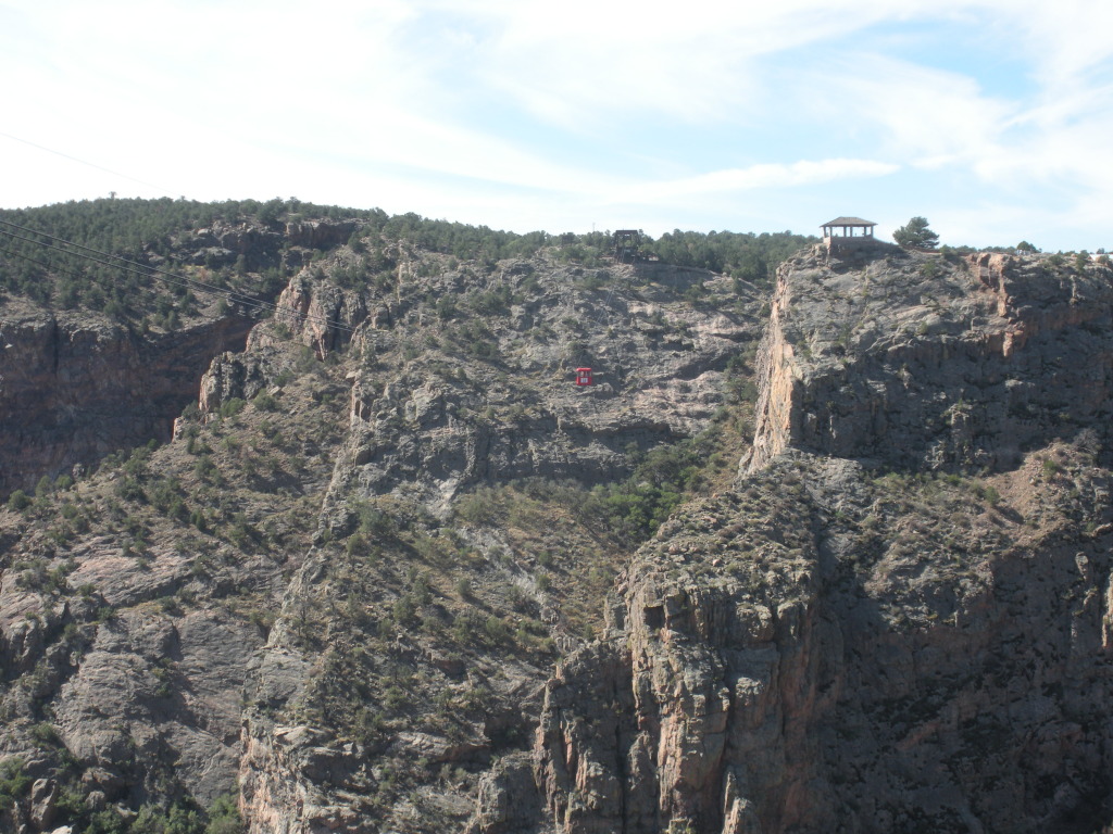 2011/08(August)/19th-Anniversary/1024x768_2012-08-20-Travis-Suzi-19th-Anniversary-03-Royal-Gorge.JPG
