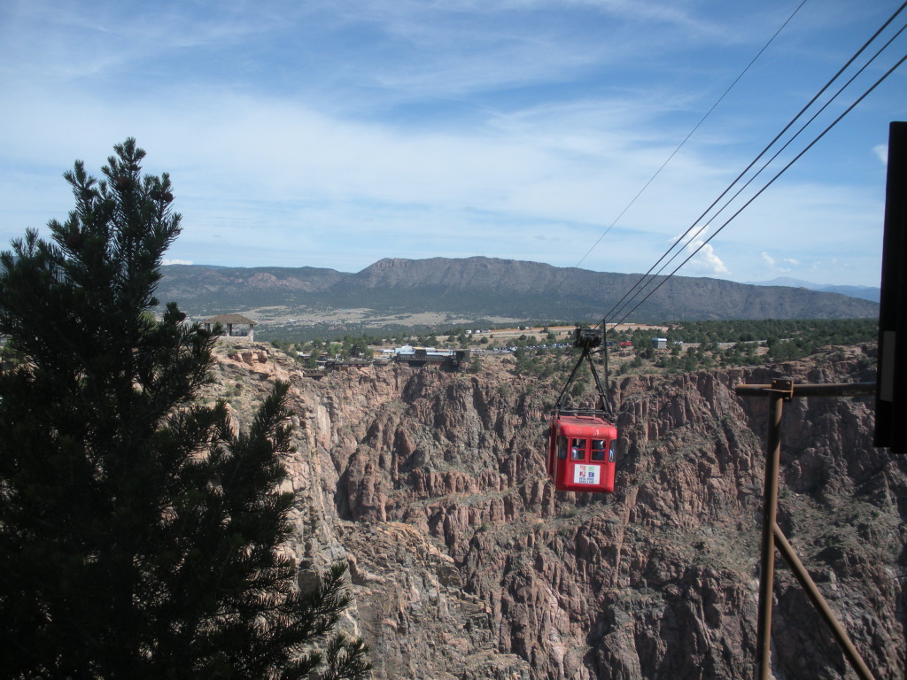 2011/08(August)/19th-Anniversary/1024x768_2012-08-20-Travis-Suzi-19th-Anniversary-05-Royal-Gorge.JPG
