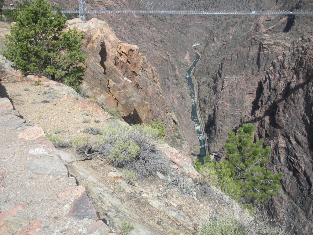 2011/08(August)/19th-Anniversary/1024x768_2012-08-20-Travis-Suzi-19th-Anniversary-10-Royal-Gorge.JPG