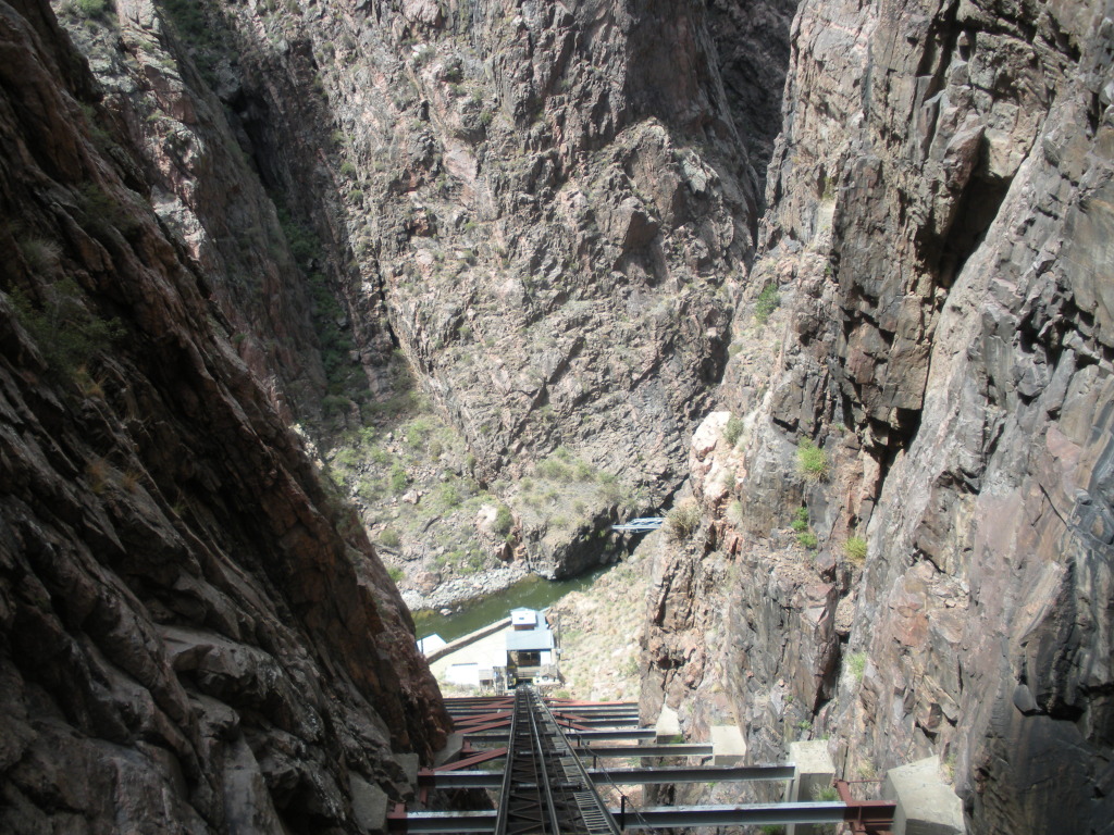 2011/08(August)/19th-Anniversary/1024x768_2012-08-20-Travis-Suzi-19th-Anniversary-38-Royal-Gorge.JPG