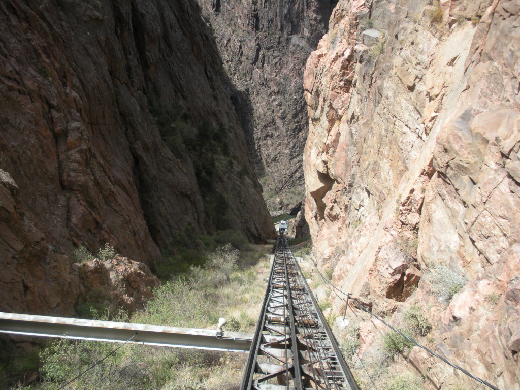 2011/08(August)/19th-Anniversary/1024x768_2012-08-20-Travis-Suzi-19th-Anniversary-46-Royal-Gorge.JPG