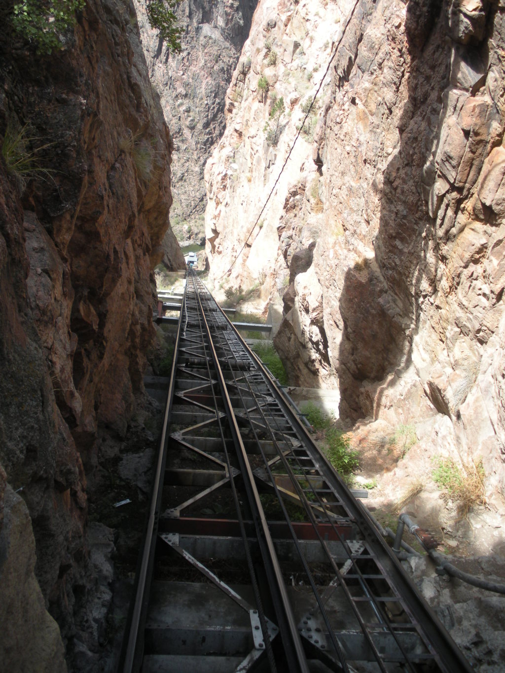 2011/08(August)/19th-Anniversary/1024x768_2012-08-20-Travis-Suzi-19th-Anniversary-50-Royal-Gorge.JPG