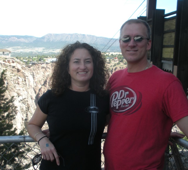 2011/08(August)/19th-Anniversary/640x480_2012-08-20-Travis-Suzi-19th-Anniversary-06-Royal-Gorge.JPG