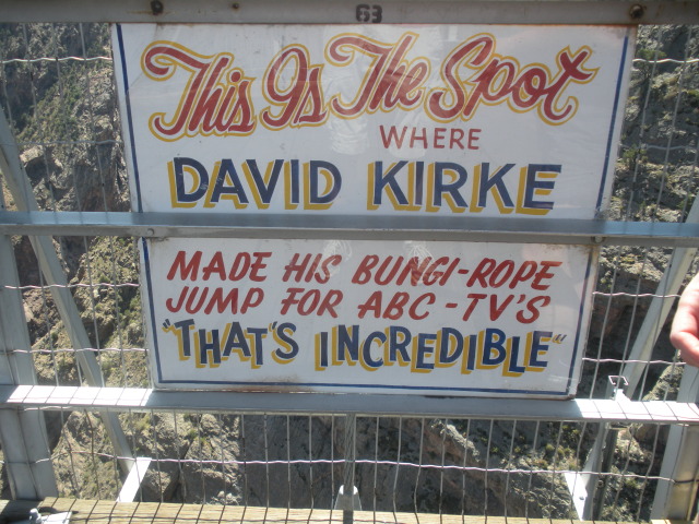 2011/08(August)/19th-Anniversary/640x480_2012-08-20-Travis-Suzi-19th-Anniversary-15-Royal-Gorge.JPG