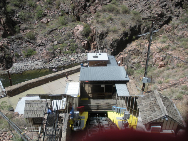 2011/08(August)/19th-Anniversary/640x480_2012-08-20-Travis-Suzi-19th-Anniversary-36-Royal-Gorge.JPG