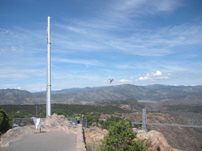 2011/08(August)/19th-Anniversary/800x600_2012-08-20-Travis-Suzi-19th-Anniversary-11-Royal-Gorge.JPG