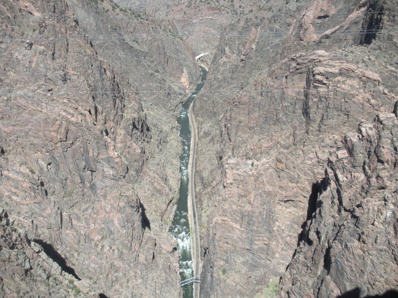 2011/08(August)/19th-Anniversary/800x600_2012-08-20-Travis-Suzi-19th-Anniversary-20-Royal-Gorge.JPG