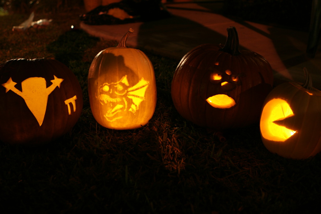 2011/10(October)/Halloween/1024x768_2011-10-31-Halloween-21-pumpkins.JPG