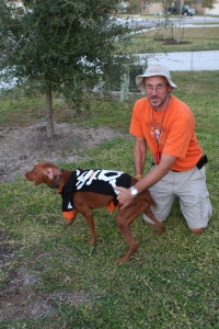 2011/10(October)/Halloween/2011-10-31-Halloween-01-Travis-Bevo.JPG