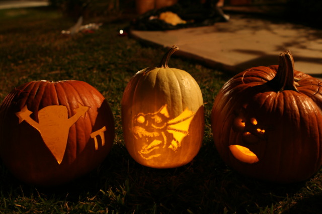 2011-10-31-Halloween-17-pumpkins.JPG