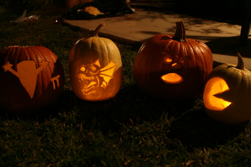 2011/10(October)/Halloween/800x600_2011-10-31-Halloween-19-pumpkins.JPG