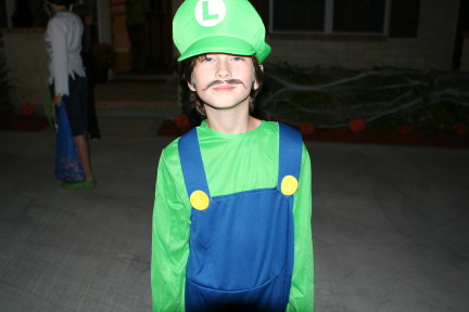 2011-10-31-Halloween-11-Dax.JPG