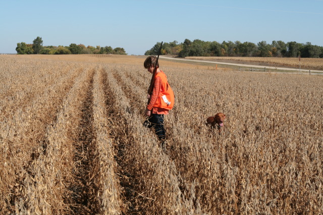 2011/10(October)/South-Dakota-SD/1-Mt-Vernon/Day-1-Hunting/640x480_2011-10-01-SD-Hunting-24-Chance-Bevo.JPG