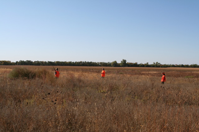 2011/10(October)/South-Dakota-SD/1-Mt-Vernon/Day-2-Hunting/640x480_2011-10-02-SD-Hunting-14-Suzi-Dax-Chance.JPG