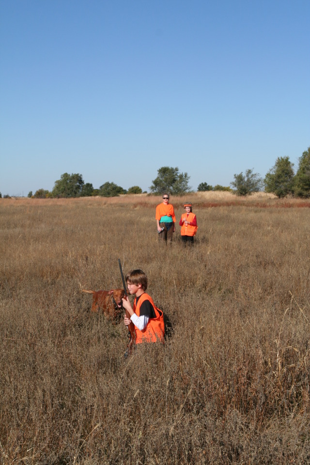 2011/10(October)/South-Dakota-SD/1-Mt-Vernon/Day-2-Hunting/640x480_2011-10-02-SD-Hunting-21-Suzi-Dax-Chance.JPG