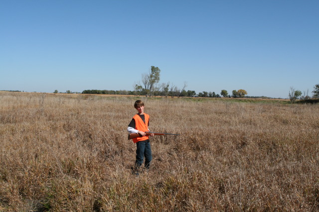 2011/10(October)/South-Dakota-SD/1-Mt-Vernon/Day-2-Hunting/640x480_2011-10-02-SD-Hunting-39-Chance.JPG