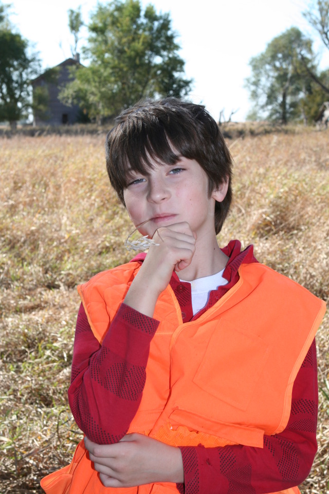 2011/10(October)/South-Dakota-SD/1-Mt-Vernon/Day-3-Hunting/640x480_2011-10-03-SD-Hunting-14-Dax-GOOD.JPG