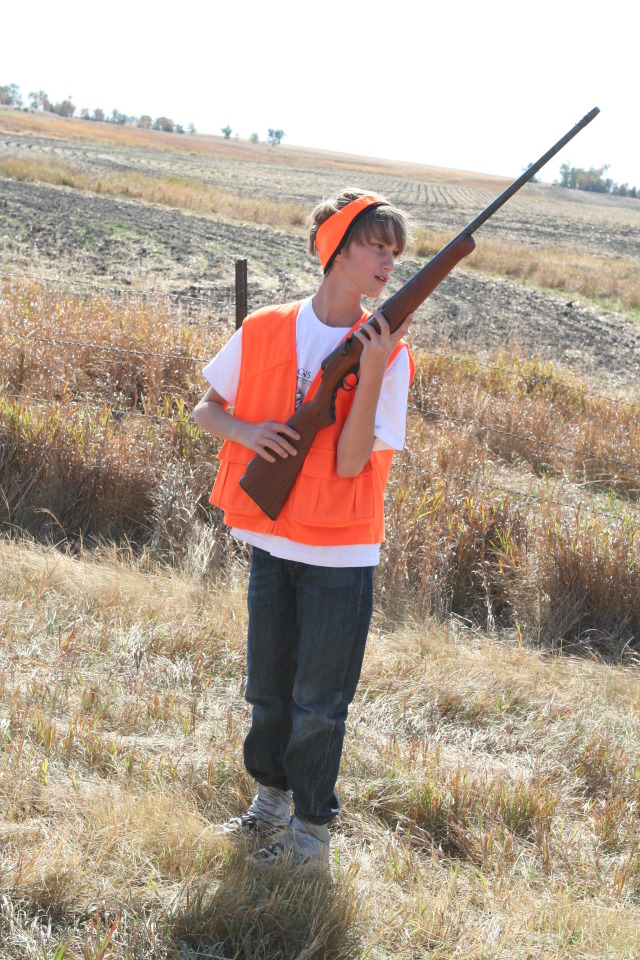2011/10(October)/South-Dakota-SD/1-Mt-Vernon/Day-3-Hunting/640x480_2011-10-03-SD-Hunting-29-Chance.JPG