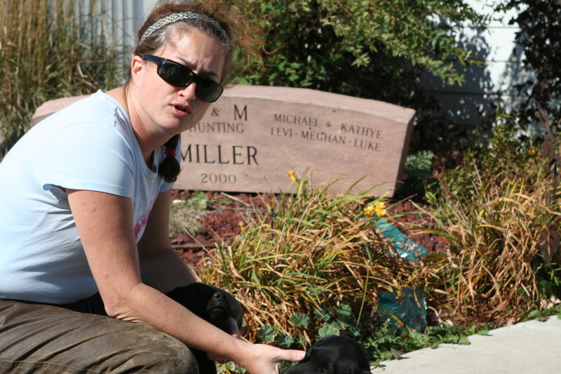 2011/10(October)/South-Dakota-SD/1-Mt-Vernon/Day-3-Hunting/800x600_2011-10-03-SD-Hunting-15-Suzi.JPG