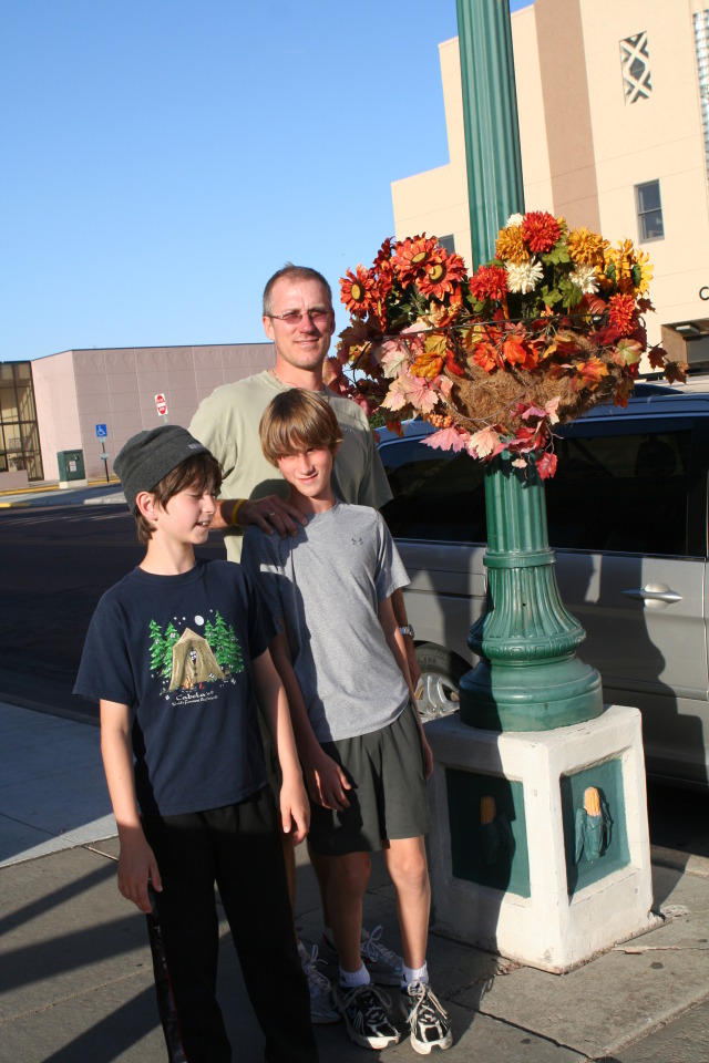 2011-10-04-SD-21-Corn-Palace-Dax-Chance-Travis.JPG