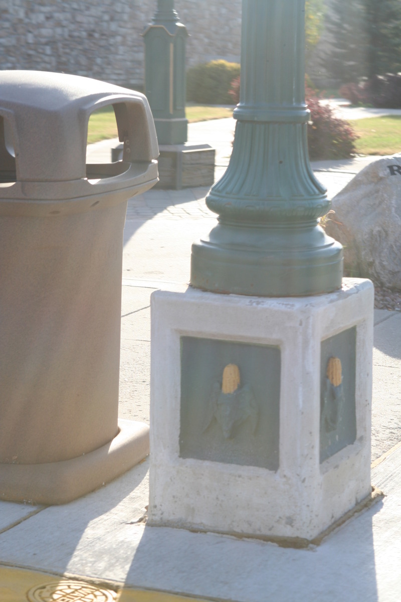 2011/10(October)/South-Dakota-SD/1-Mt-Vernon/Day-4-Pumpkins-Corn-Palace/800x600_2011-10-04-SD-20-Corn-Palace.JPG