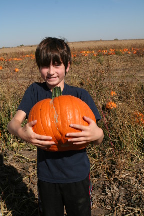 2011-10-04-SD-07-Pumpkin-Patch-Dax.JPG